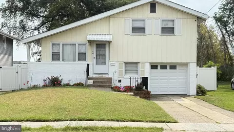 6126 Lexington Ave, Pennsauken, NJ 08109