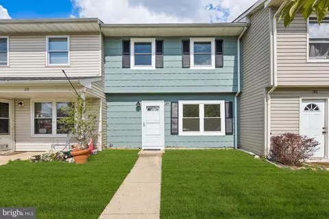 29 Vernon Ct, Sicklerville, NJ 08081