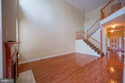 Living - 8 Bryce Rd, Berlin, NJ 08009 photo 3 of 6