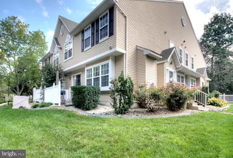 1002 Tanglewood Dr, Sicklerville, NJ 08081