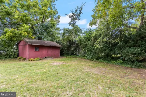 Exterior - 525 W Evesham Rd, Runnemede, NJ 08078 photo 4 of 5