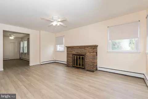 Living - 525 W Evesham Rd, Runnemede, NJ 08078 photo 4 of 6