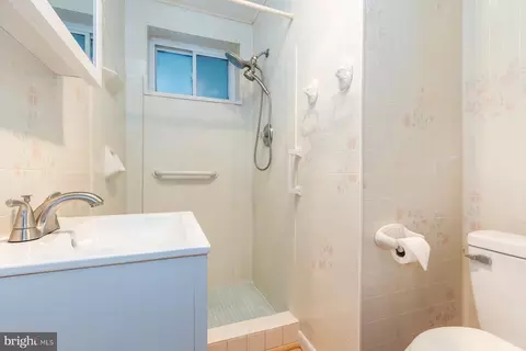 Bath - 525 W Evesham Rd, Runnemede, NJ 08078 photo 1 of 1