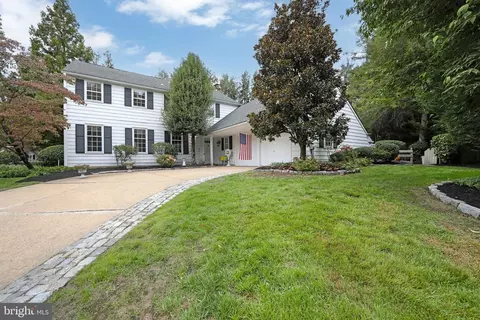 6 Wicklow Ct, Cherry Hill, NJ 08003