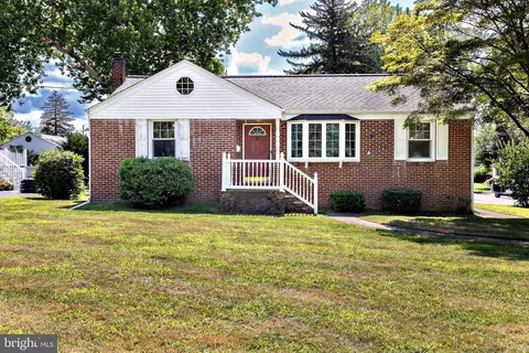427 W Maple Ave, Laurel Springs, NJ 08021