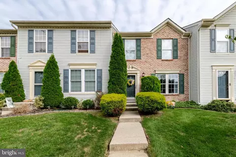30 Coachlight Dr, Sicklerville, NJ 08081