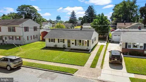 408 Windsor Dr, Bellmawr, NJ 08031