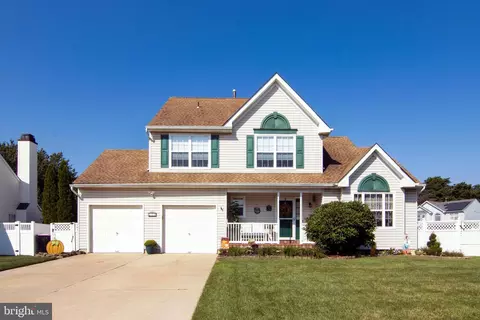 28 Glen Burnie Dr, Sicklerville, NJ 08081