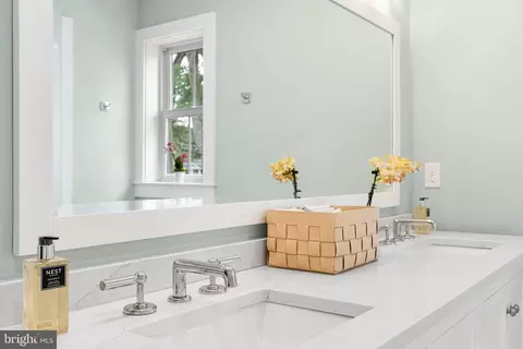 Bath - 801 Cedar Ave, Haddonfield, NJ 08033 photo 4 of 9