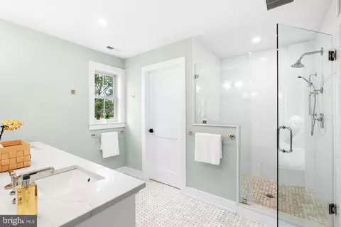 Bath - 801 Cedar Ave, Haddonfield, NJ 08033 photo 3 of 9