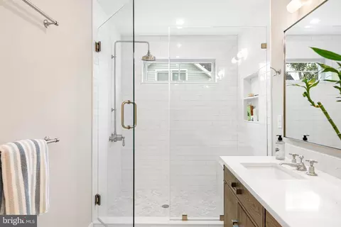 Bath - 801 Cedar Ave, Haddonfield, NJ 08033 photo 6 of 9