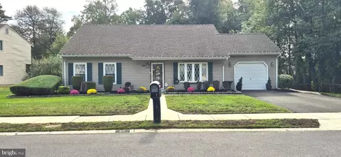 45 Eastmont Ln, Sicklerville, NJ 08081