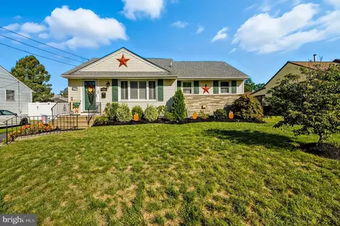 331 Dearborne Ave, Blackwood, NJ 08012