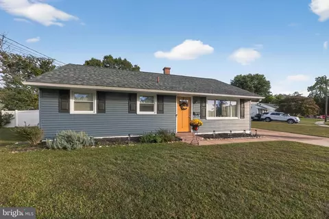 40 N Rose Ln, West Berlin, NJ 08091