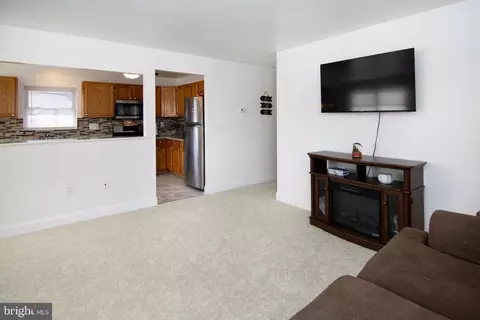 Living - 27 E 3rd Ave, Runnemede, NJ 08078 photo 3 of 3