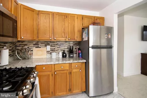 Kitchen - 27 E 3rd Ave, Runnemede, NJ 08078 photo 4 of 6