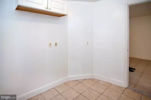 Entry Way - 27 E 3rd Ave, Runnemede, NJ 08078 photo 4 of 5