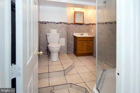 Bath - 27 E 3rd Ave, Runnemede, NJ 08078 photo 3 of 4