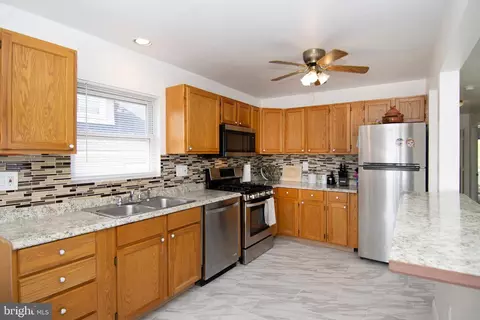 Kitchen - 27 E 3rd Ave, Runnemede, NJ 08078 photo 1 of 6