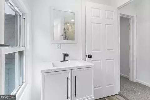Bath - 97 Erial Rd, Clementon, NJ 08021 photo 5 of 7