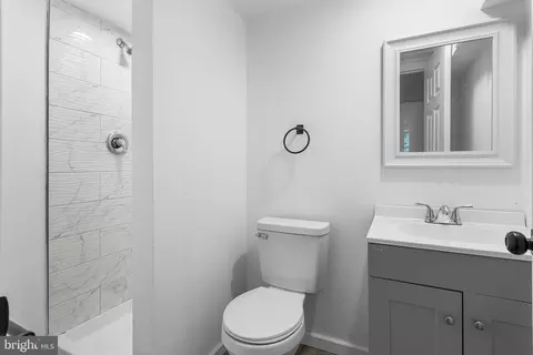 Bath - 97 Erial Rd, Clementon, NJ 08021 photo 6 of 7