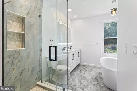 Bath - 97 Erial Rd, Clementon, NJ 08021 photo 1 of 7