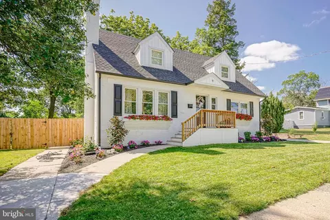 9 N Hilltop Ave, Somerdale, NJ 08083