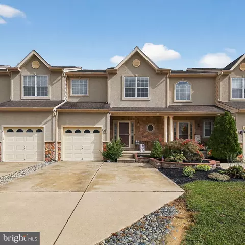 67 Glacier Dr, Berlin, NJ 08009