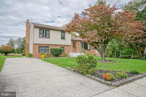 511 Ellis Ave, Lawnside, NJ 08045