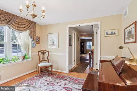 Entry Way - 116 Split Rail Dr, Cherry Hill, NJ 08034 photo 2 of 3