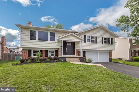 813 Wessex Ln, Somerdale, NJ 08083