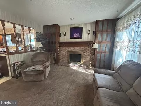 Living - 25 State Ave, Lindenwold, NJ 08021 photo 1 of 3