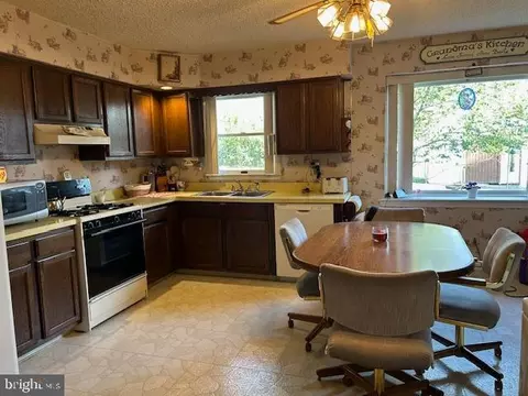 Kitchen - 25 State Ave, Lindenwold, NJ 08021 photo 4 of 4