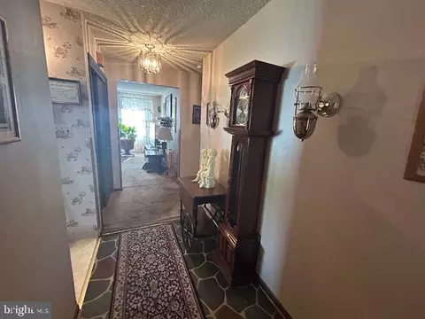 Entry Way - 25 State Ave, Lindenwold, NJ 08021 photo 4 of 6