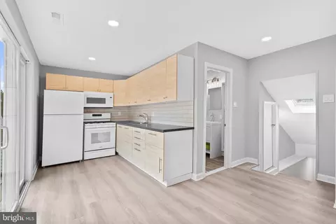 Entry Way - 605 Evesham Rd, Voorhees, NJ 08043 photo 6 of 6