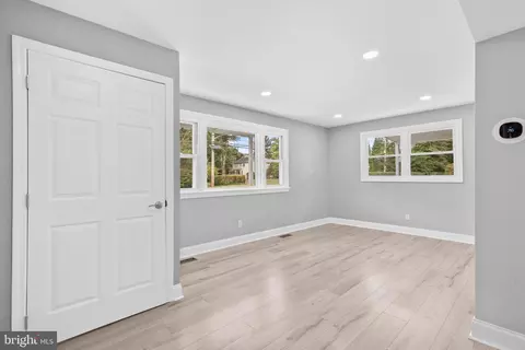 Living - 605 Evesham Rd, Voorhees, NJ 08043 photo 2 of 2