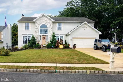 10 Waterview Dr, Sicklerville, NJ 08081