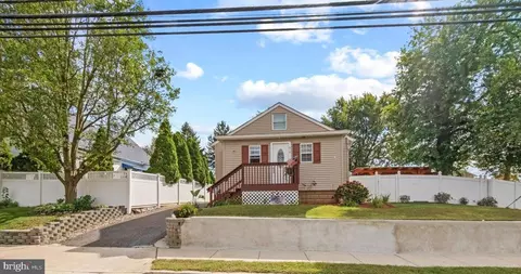 312 Creek Rd, Bellmawr, NJ 08031
