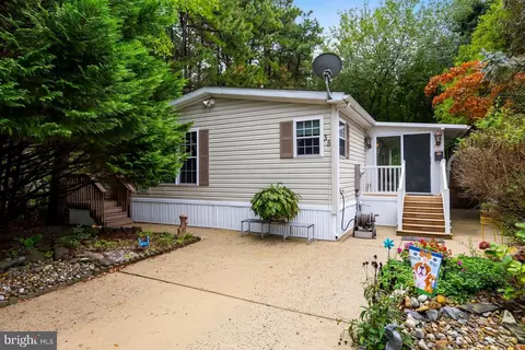 35 Shenandoah Dr, Sicklerville, NJ 08081