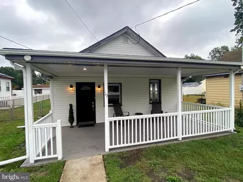 Exterior - 15 E 8th Ave, Pine Hill, NJ 08021 photo 2 of 3