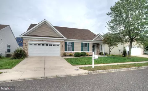 9 Kristian Dr, Sicklerville, NJ 08081