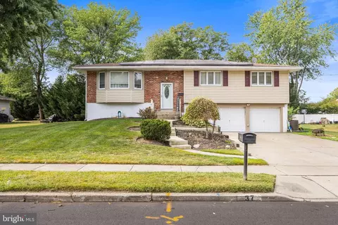 37 Ivy Ln, Cherry Hill, NJ 08002