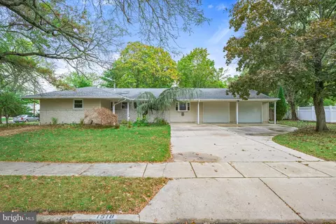 1518 Dogwood Dr, Cherry Hill, NJ 08003