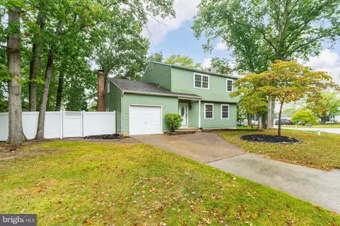 22 Mills Dr, Waterford Works, NJ 08089