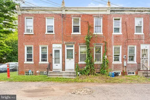 1889 Charles St, Camden, NJ 08104