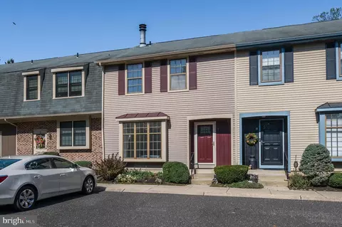 7 Crofton Cmns, Cherry Hill, NJ 08034