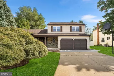 48 Lakeview Dr, Cherry Hill, NJ 08003