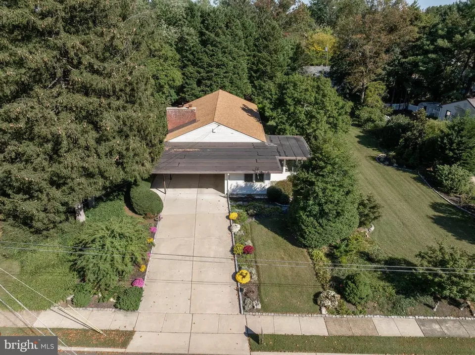 View/Area - 311 Saint James Ave, Merchantville, NJ 08109 photo 2 of 7