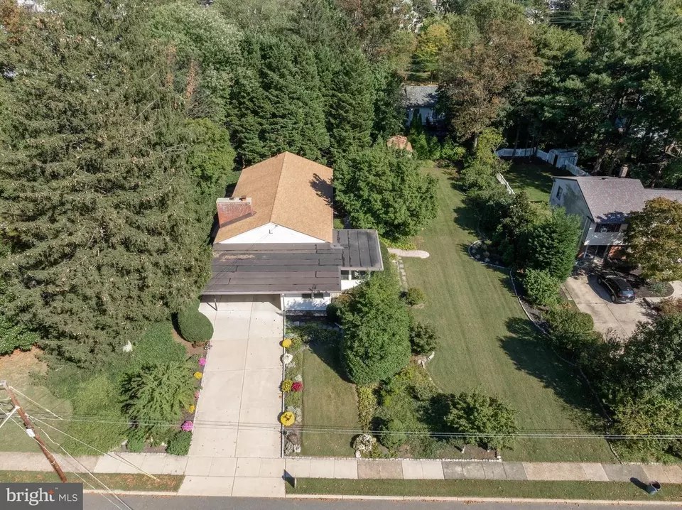 View/Area - 311 Saint James Ave, Merchantville, NJ 08109 photo 3 of 7