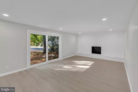 Living - 100 Eagle Ln, Cherry Hill, NJ 08003 photo 6 of 8
